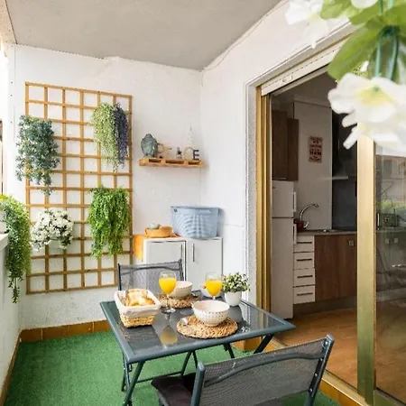Apartment Beau Terrasse A Cote De La Del Cura *